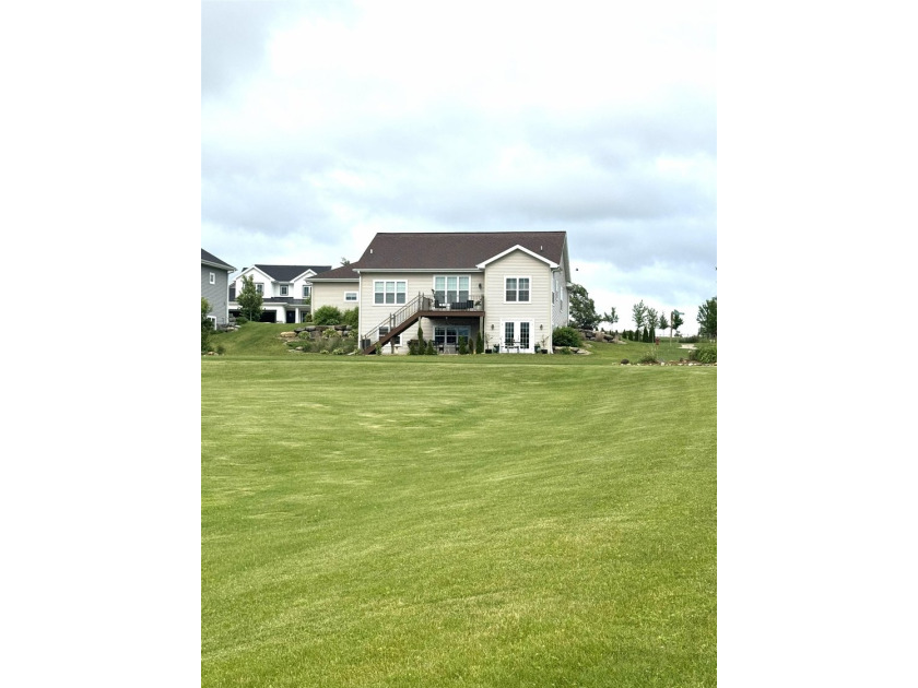 Welcome to your dream home in sought-after Pleasant Hill - photo 4