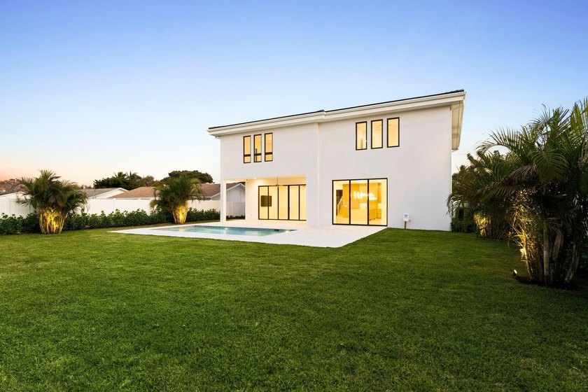 Imagine living just blocks from the action of Mizner Park and - photo 44