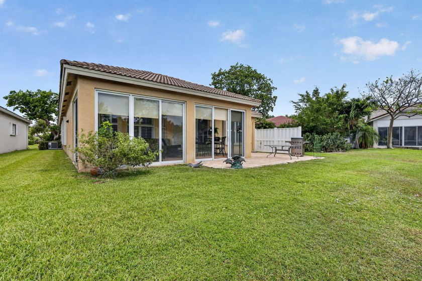 Live the Coral Lakes lifestyle in this beautifully appointed 3 - photo 52