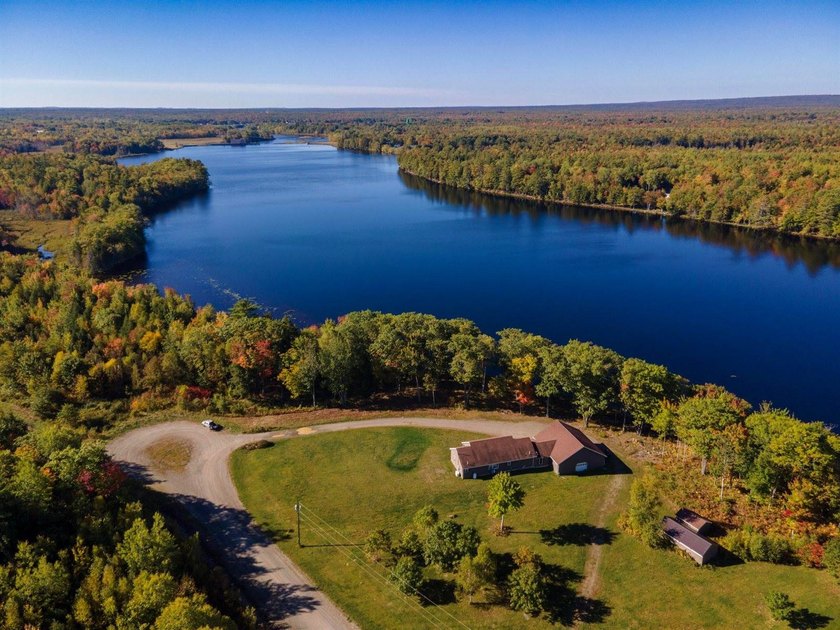 End-of-the-road privacy meets stunning riverfront living in this - photo 44