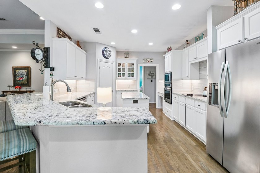 Beautiful single story home on a large heavily wooded home site - photo 10