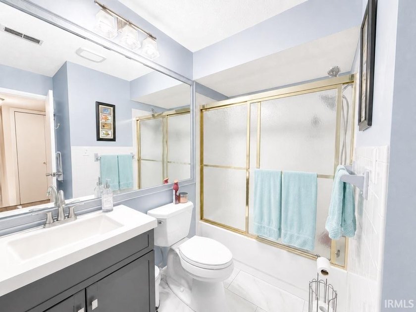 Enjoy easy one-level living and resort-style amenities at 9124 S - photo 10
