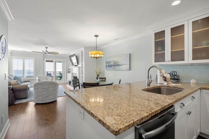 This beautifully renovated one-bedroom, one and a half bathrooms - photo 5