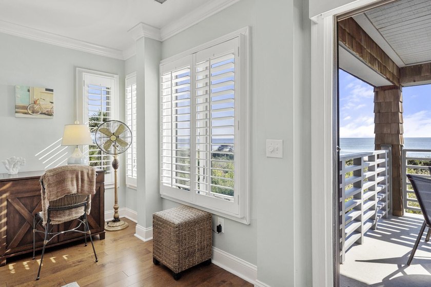 This beautifully renovated one-bedroom, one and a half bathrooms - photo 8