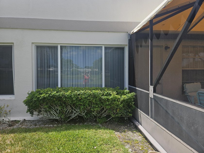 REDUCED! READY TO SELL! BESTLOCATION!! Corner unit w/garage on - photo 11
