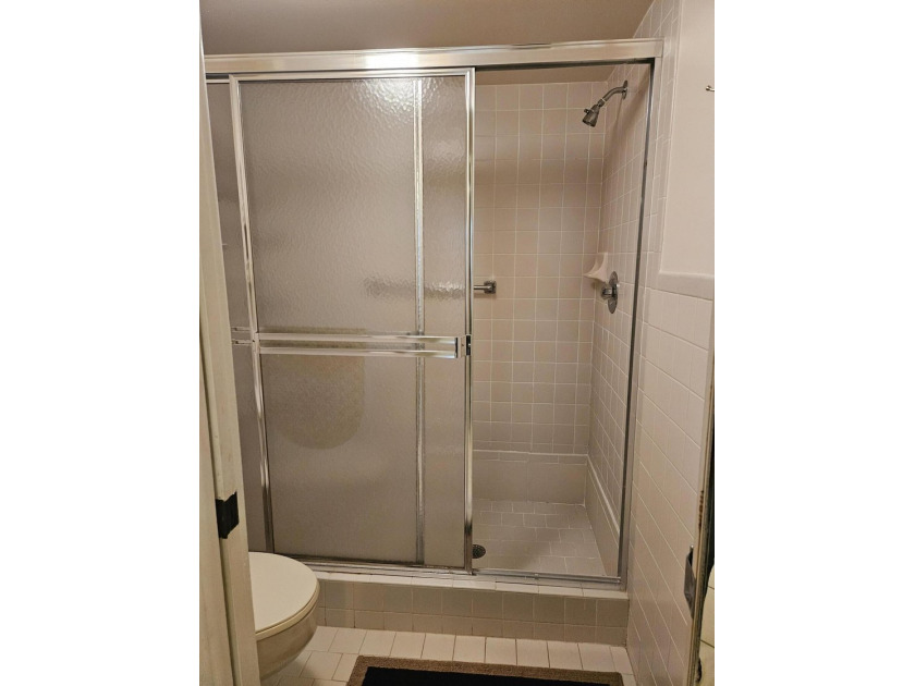 REDUCED! READY TO SELL! BESTLOCATION!! Corner unit w/garage on - photo 25