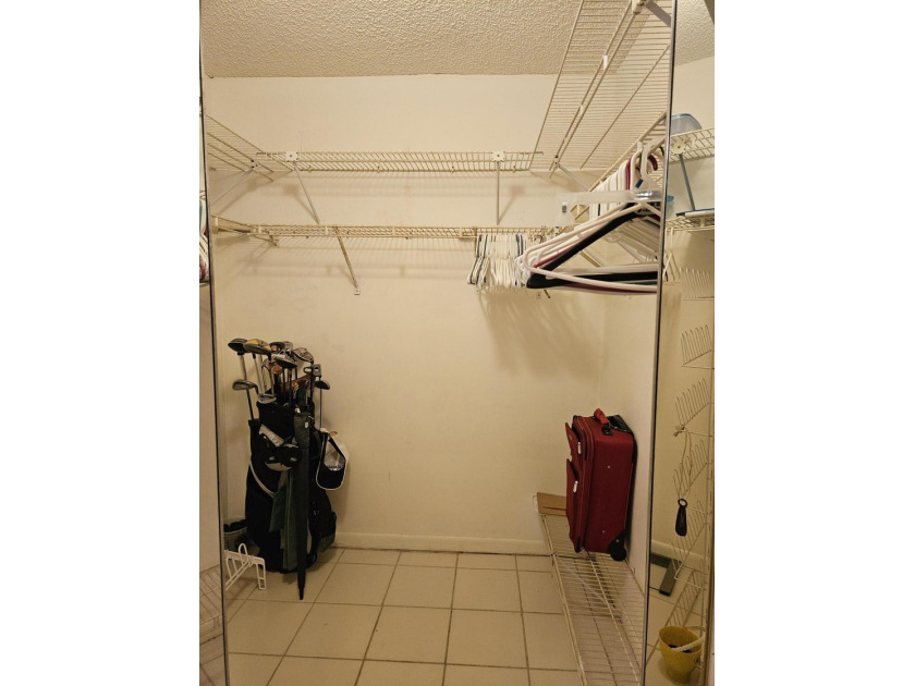 REDUCED! READY TO SELL! BESTLOCATION!! Corner unit w/garage on - photo 27