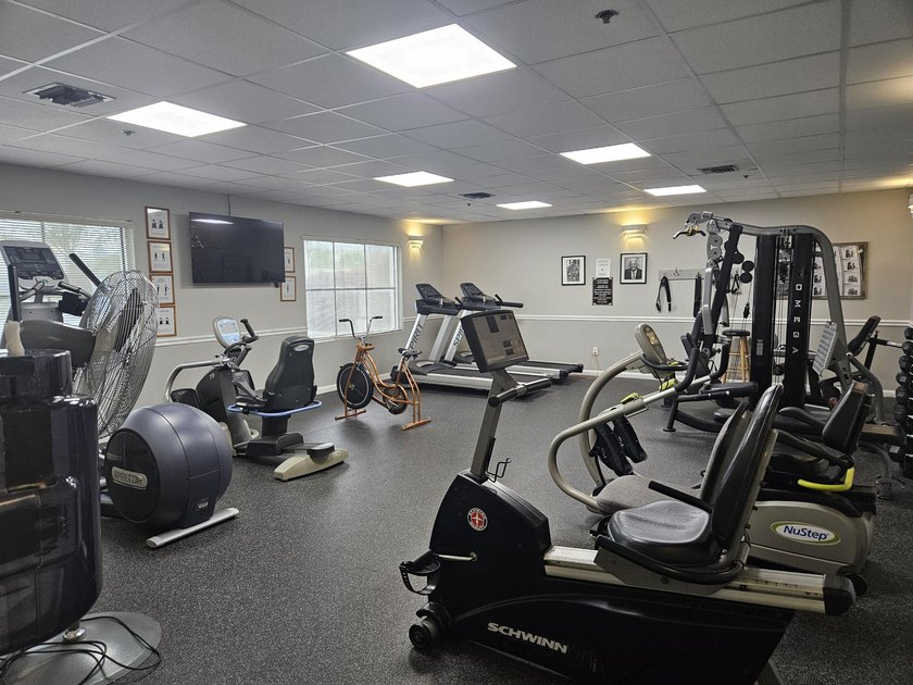 REDUCED! READY TO SELL! BESTLOCATION!! Corner unit w/garage on - photo 40