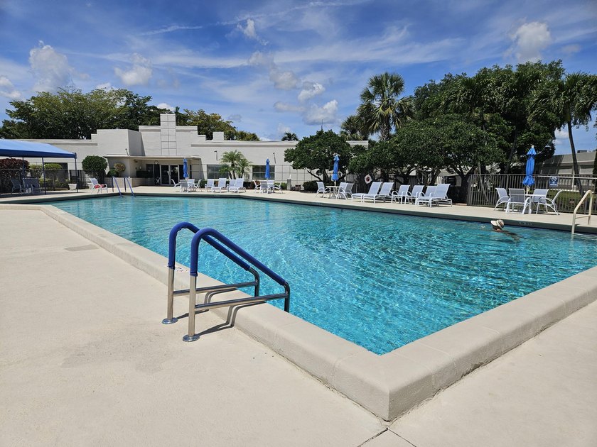 REDUCED! READY TO SELL! BESTLOCATION!! Corner unit w/garage on - photo 43