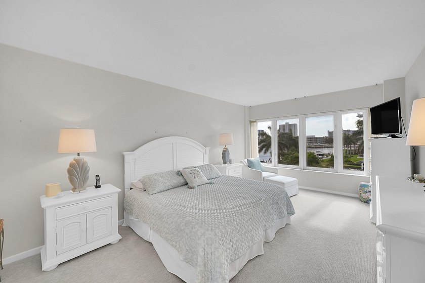 Experience the ultimate coastal lifestyle in this rarely - photo 18