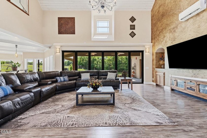 One-of-a-kind luxury custom estate privately set on 13 acres - photo 20