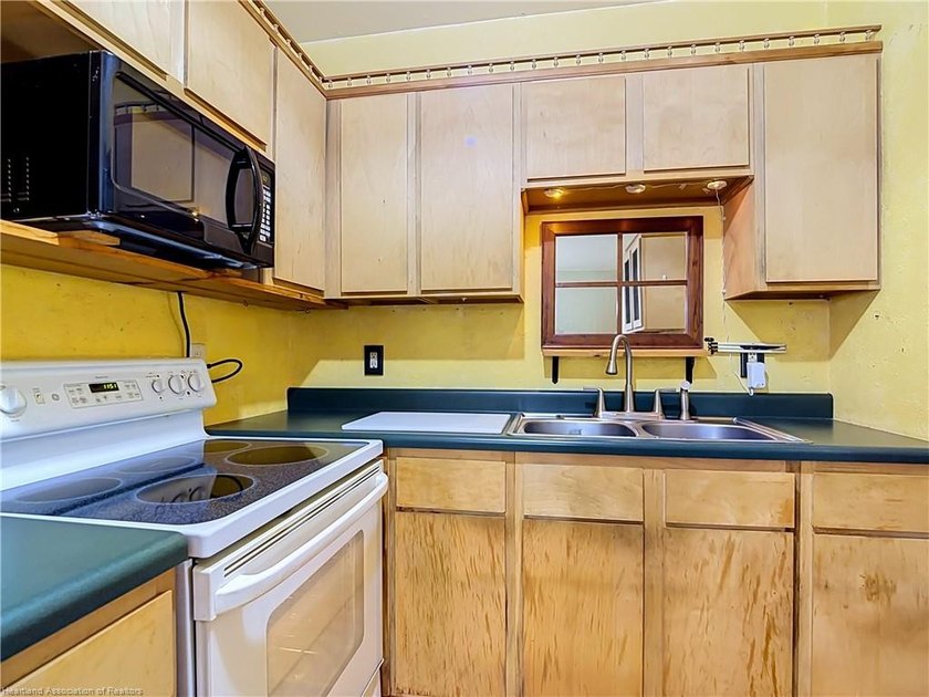 SEE IT TO BELIEVE IT! This charming classic bungalow is move-in - photo 6
