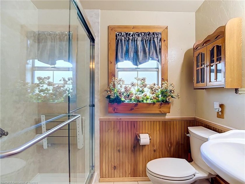 SEE IT TO BELIEVE IT! This charming classic bungalow is move-in - photo 7