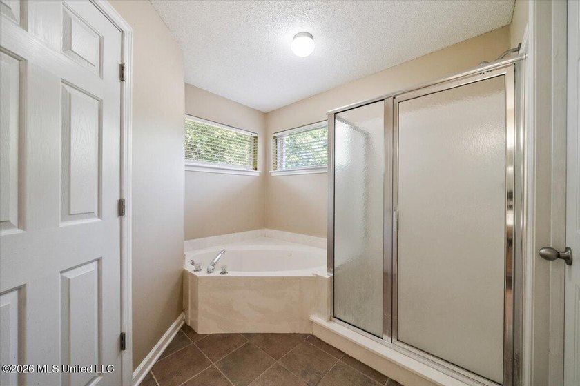This beautifully designed home offers 4 bedrooms and 2 full - photo 15