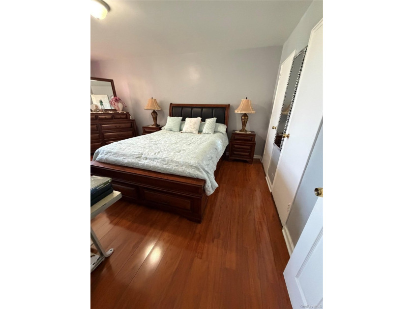 Spacious and well-maintained 1-bedroom co-op located at 325 E - photo 9
