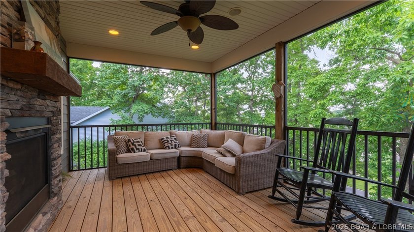 WOW! This lake access home delivers incredible value. Brand new - photo 27