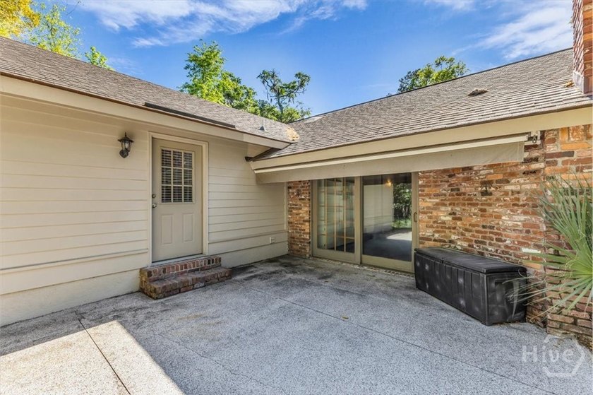 Charming all-brick home in the established Colonial Oaks - photo 50