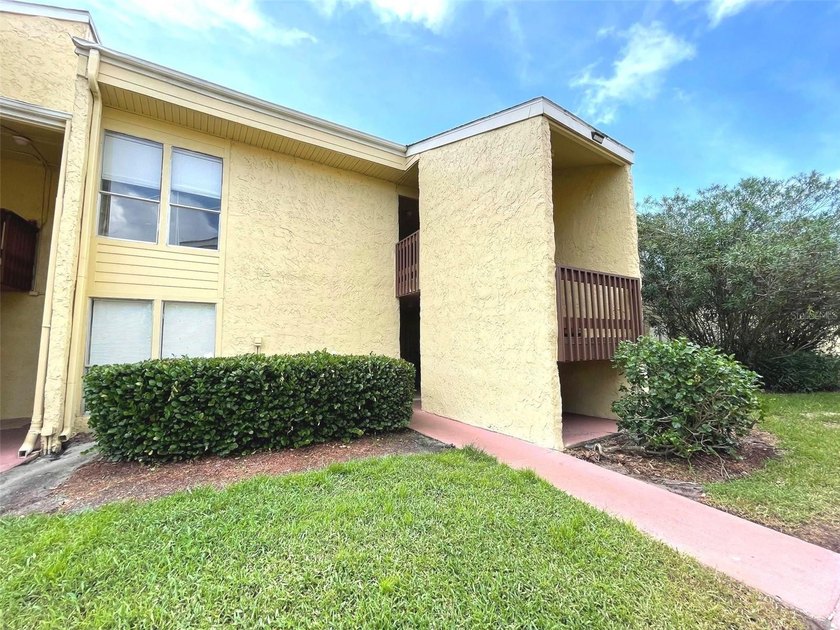 Come check out this cozy 2nd floor condo located in the - photo 3
