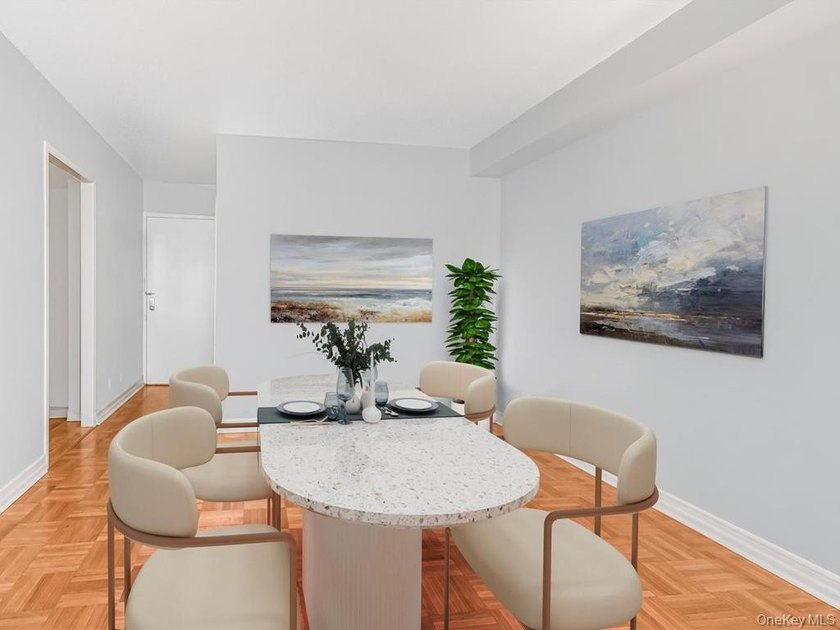 Welcome to 2 Fordham Hill Oval #5B. Move-In ready. As you enter - photo 5