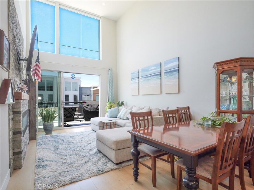 Tucked away in South Redondo, One South is a luxury - photo 2