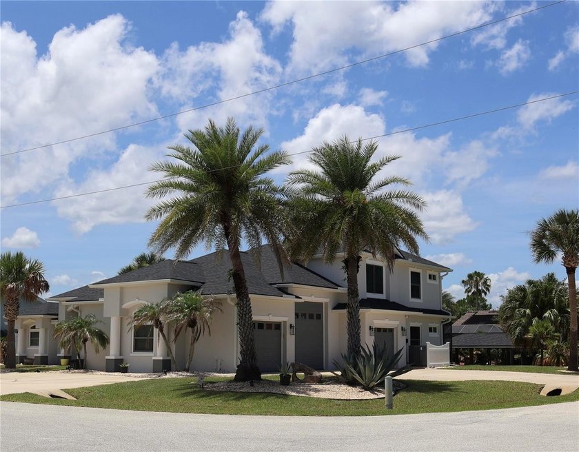 Welcome to waterfront living in the Sunshine State! This - photo 3