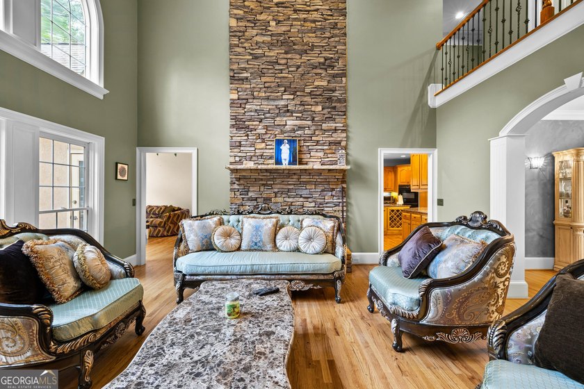 Executive home located in the sought-after Kedron Hills - photo 12