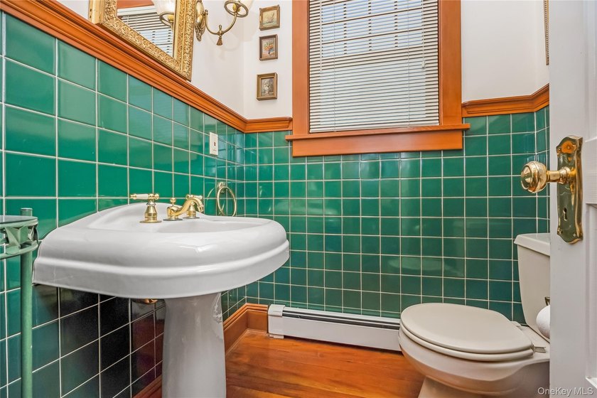 You will fall in love with this stunning colonial home in the - photo 14