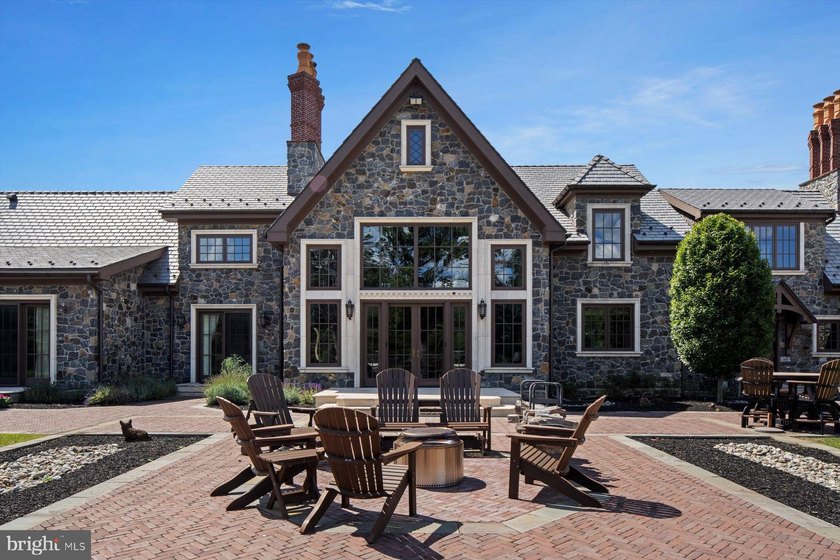 Welcome to a one-of-a-kind equestrian estate that blends privacy - photo 17