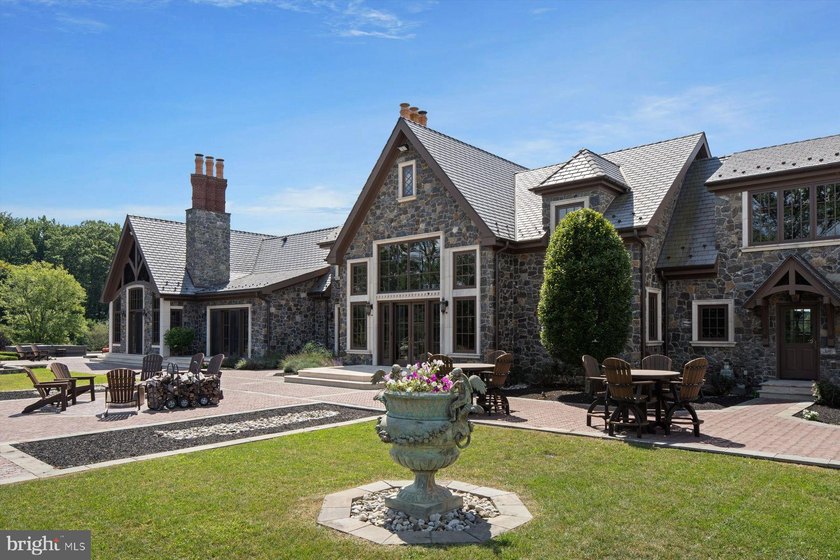 Welcome to a one-of-a-kind equestrian estate that blends privacy - photo 18