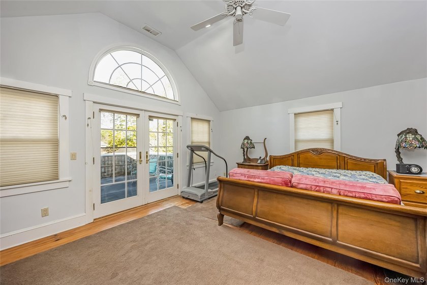 You will fall in love with this stunning colonial home in the - photo 21