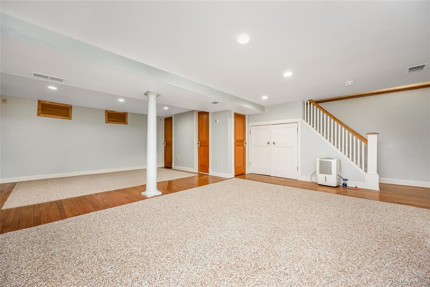 You will fall in love with this stunning colonial home in the - photo 23