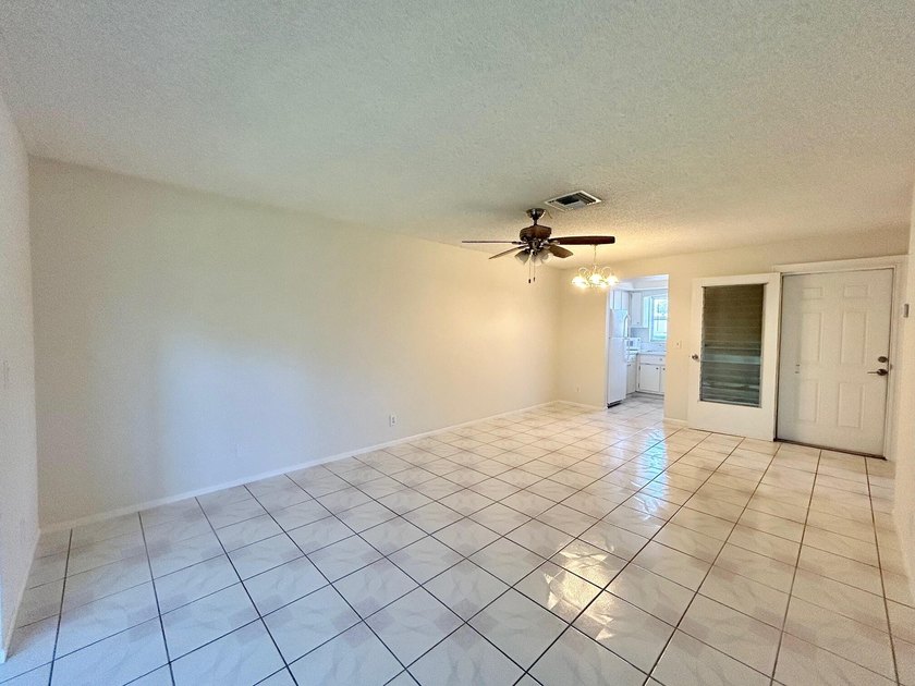 Ashley Villas is a pet friendly 55+ community. Pets allowed up - photo 8