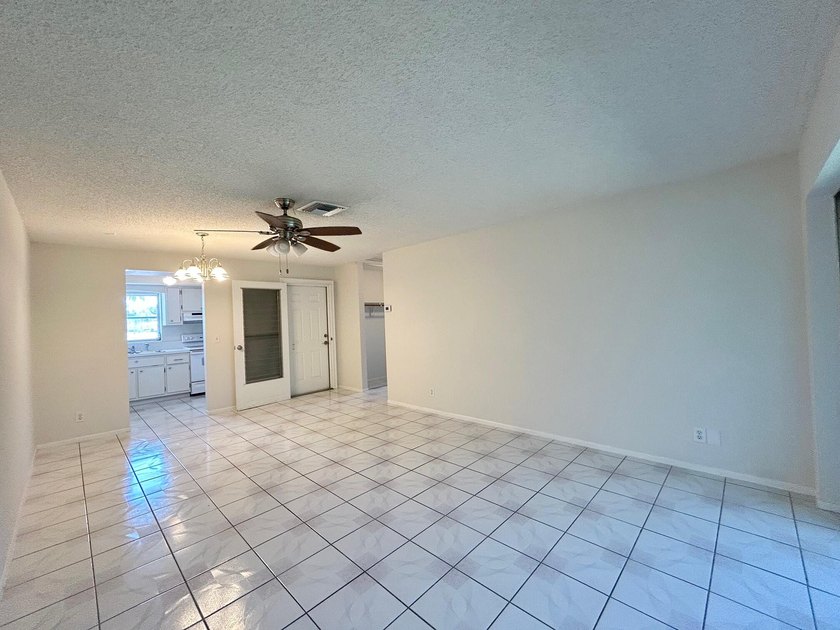 Ashley Villas is a pet friendly 55+ community. Pets allowed up - photo 9