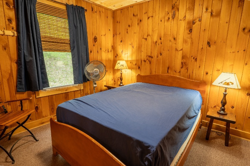 Main House with 6 Cabins &amp; 564' of Lakefront, Mostly Sandy Beach! - photo 12