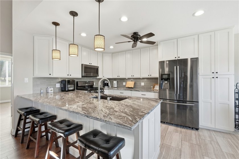 Elegant, updated 1,976 sq ft home offering sweeping views of - photo 12