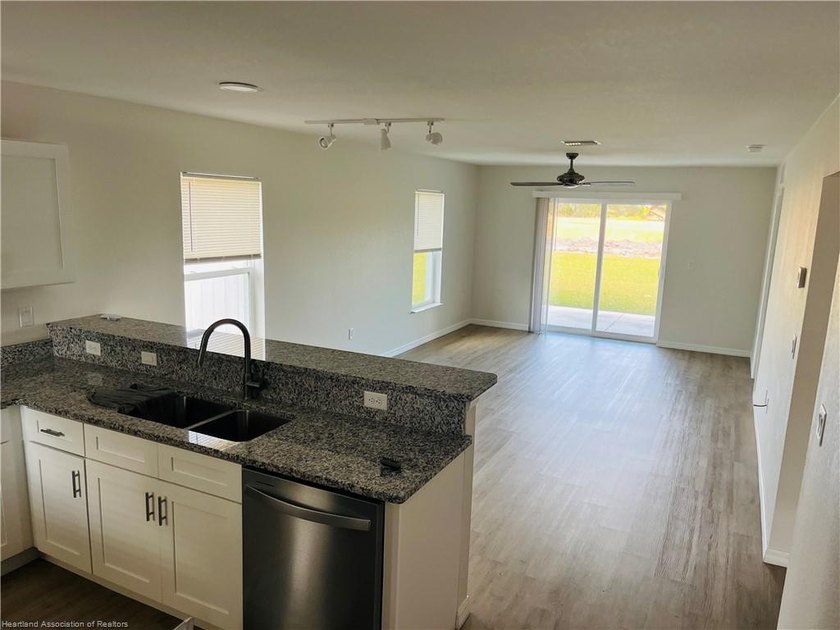 Rare opportunity to acquire a portfolio of 5 newer 2/2 rental - photo 7