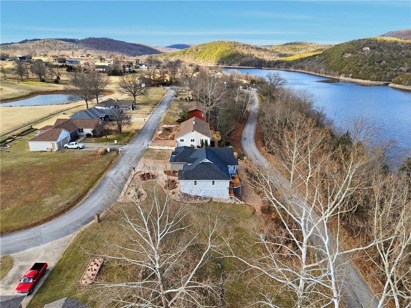 Elegant, updated 1,976 sq ft home offering sweeping views of - photo 35
