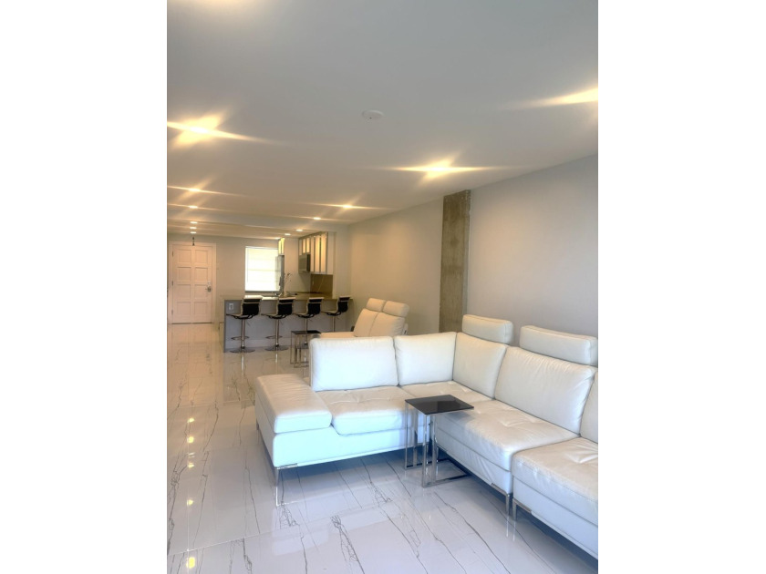 This gorgeous ground floor condo has wide Intercoastal views and - photo 4