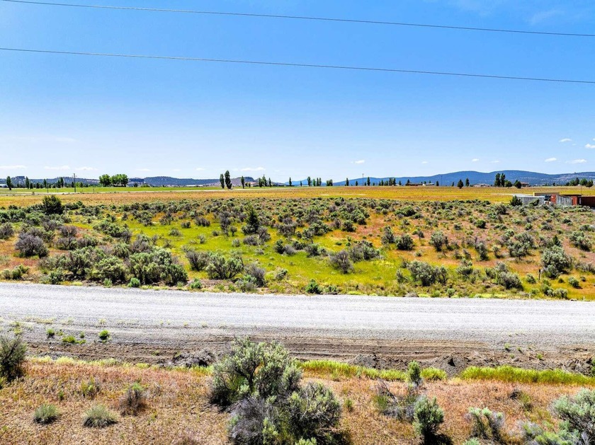This is a rare lot on the Airstrip in California Pines with - photo 4