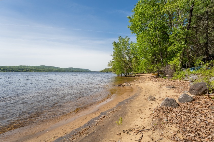 Main House with 6 Cabins &amp; 564' of Lakefront, Mostly Sandy Beach! - photo 6