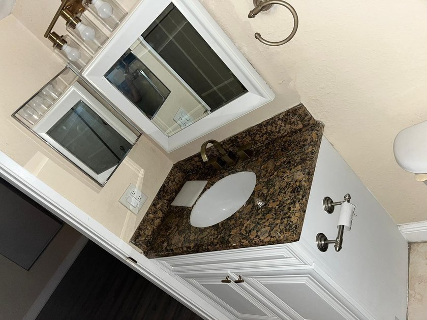 NICE 3/2 LOCATED ON THE HEART OF WEST PALM - photo 14