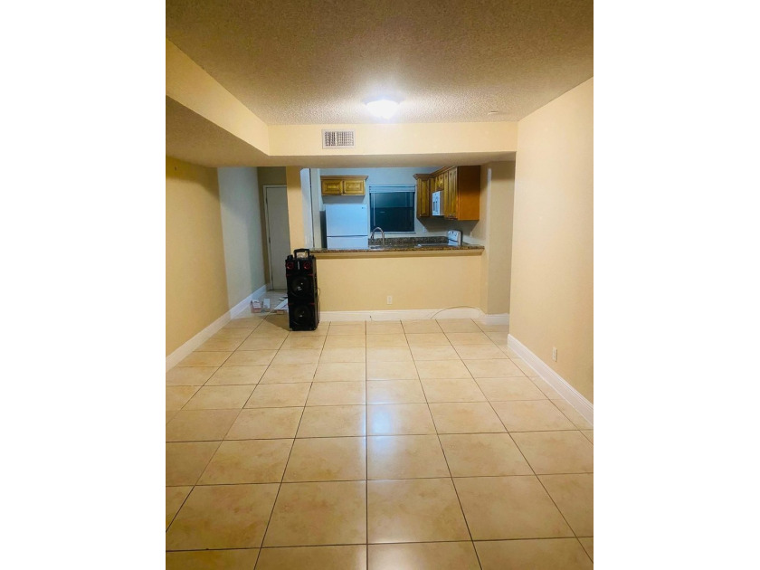 NICE 3/2 LOCATED ON THE HEART OF WEST PALM - photo 28