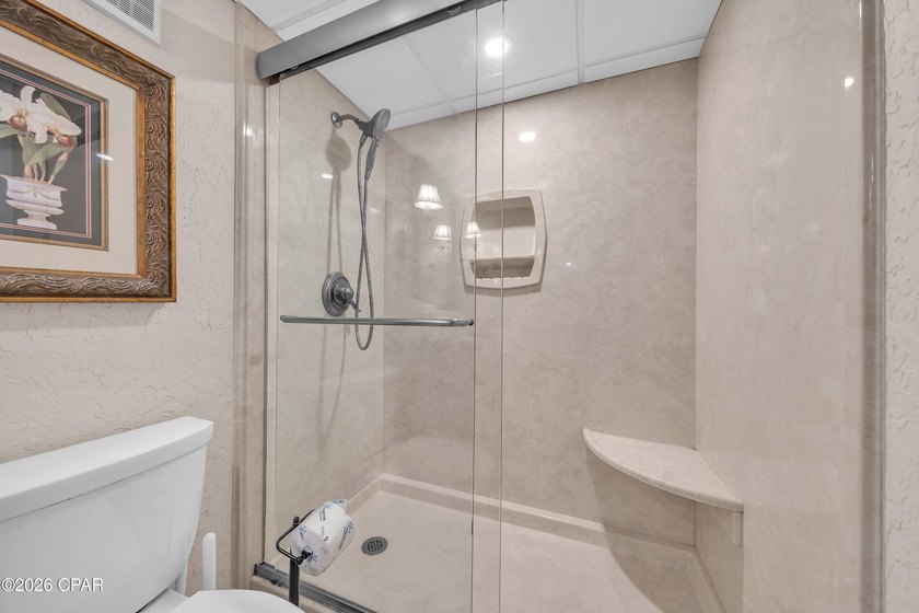 This is a MUST SEE, TURNKEY and UPDATED condo in the desirable - photo 31