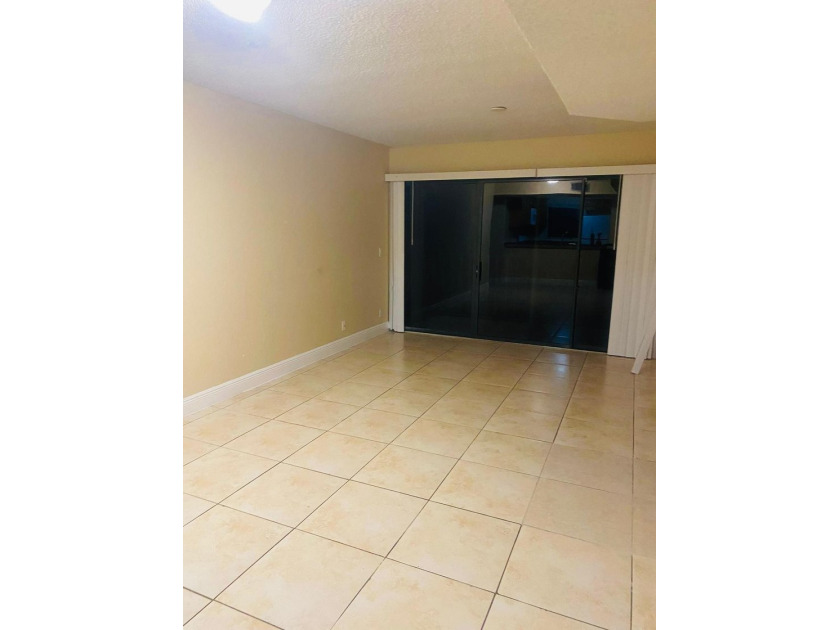 NICE 3/2 LOCATED ON THE HEART OF WEST PALM - photo 42
