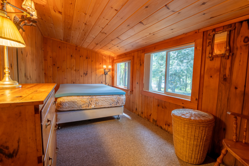 Main House with 6 Cabins &amp; 564' of Lakefront, Mostly Sandy Beach! - photo 22