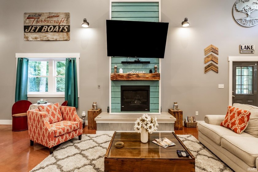 Escape to your own private retreat just minutes from Lake - photo 2