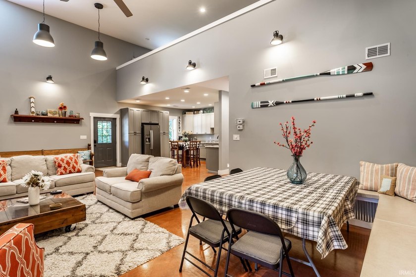 Escape to your own private retreat just minutes from Lake - photo 6