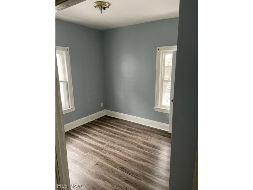 407 East 147th Street in Cleveland presents a fully occupied - photo 7