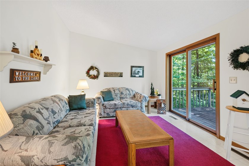 Up North retreat alert! Discover this charming, well-maintained - photo 11