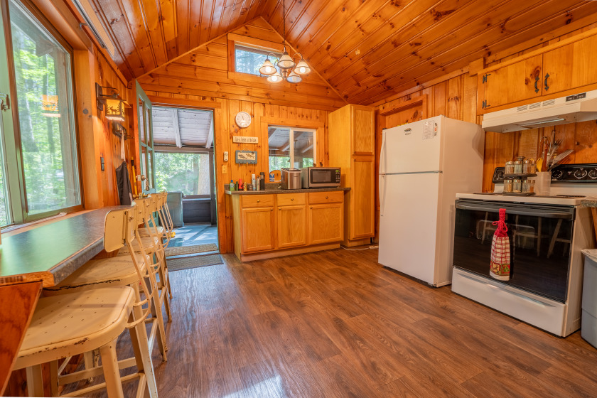 Main House with 6 Cabins &amp; 564' of Lakefront, Mostly Sandy Beach! - photo 20